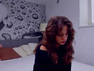 almafancy's CamSoda show and profile