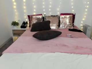 mariannasmily live webcam show