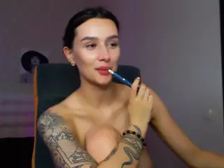 veronica-larson's Live Sex Cam Show