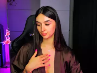 veronica-larson's Live Sex Cam Show