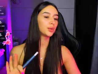 veronica-larson's Live Sex Cam Show