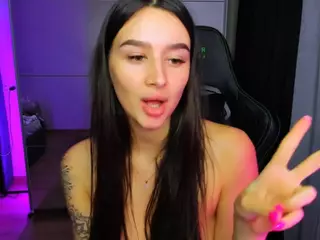 veronica-larson's Live Sex Cam Show