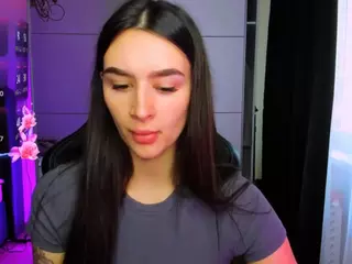 veronica-larson's Live Sex Cam Show