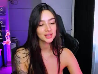 veronica-larson's Live Sex Cam Show