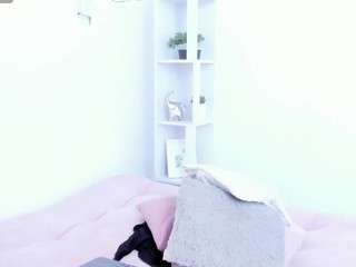 april-roses Live Webcam on CamSoda