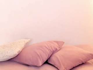 april-roses Live Webcam on CamSoda