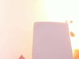 april-roses's CamSoda show and profile