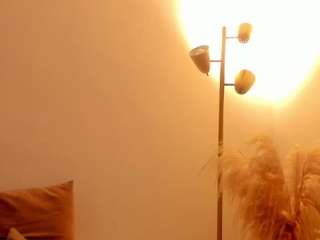 april-roses Live Webcam on CamSoda