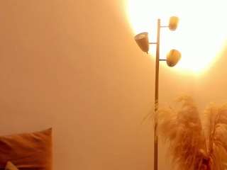 april-roses Live Webcam on CamSoda