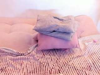 Live stream of april-roses