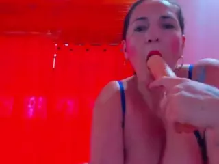 maturealicia's Live Sex Cam Show