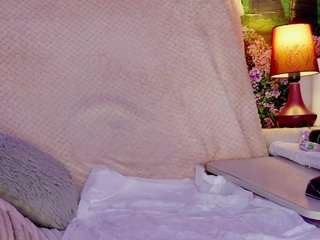 Nicole live webcam show