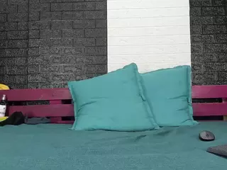 JUSTIN AND BRIANA's Live Sex Cam Show