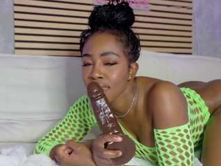 Live webcam model siennacole on Soda Cams