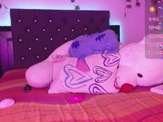 luxuryygf1 webcam model