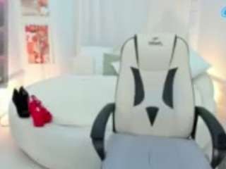 le modèle helenaregal est en webcam porno dans un show sur le site camsoda, il possède les tags suivants: ass,lush,toys,thin,tease,stockings,spank,shaved-pussy,pussy,pantyhose,orgasm,normal,no smoking,no drinking,ass bouncing,moaning,lovense,blowjob,athletic,bedroom