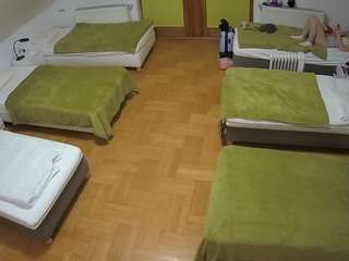 voyeurcam-julmodels-bed-6's CamSoda show and profile