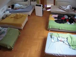 Voyeurcam-julmodels-bed-6