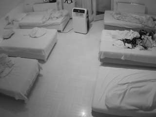 voyeurcam-julmodels-bed-6 CamXperience