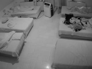 voyeurcam-julmodels-bed-6