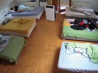 voyeurcam-julmodels-bed-6