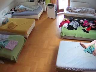 camsoda voyeurcam-julmodels-bed-6