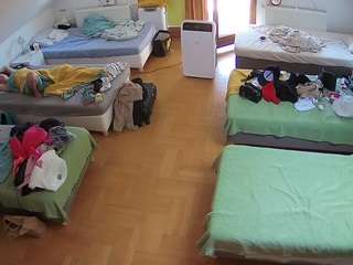 camsoda voyeurcam-julmodels-bed-6