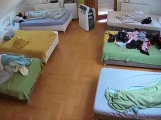 voyeurcam-julmodels-bed-6