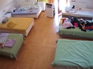 camsoda voyeurcam-julmodels-bed-6