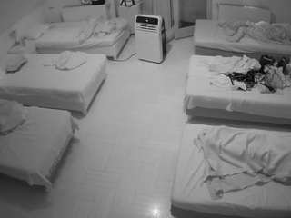 voyeurcam-julmodels-bed-6