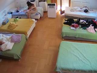 voyeurcam-julmodels-bed-6 Live Models Cams camsoda