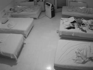 Cam Model Search camsoda voyeurcam-julmodels-bed-6