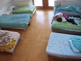 Live Nude Models camsoda voyeurcam-julmodels-bed-6