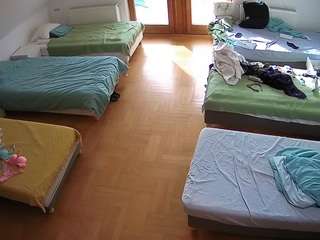 Mature Cam Models camsoda voyeurcam-julmodels-bed-6