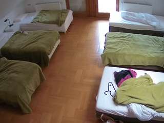 voyeurcam-julmodels-bed-6