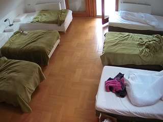 voyeurcam-julmodels-bed-6