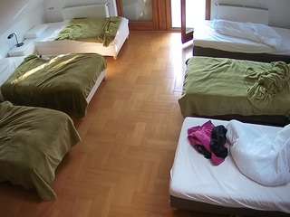 voyeurcam-julmodels-bed-6