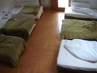 voyeurcam-julmodels-bed-6