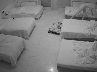 voyeurcam-julmodels-bed-6