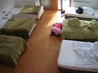 voyeurcam-julmodels-bed-6