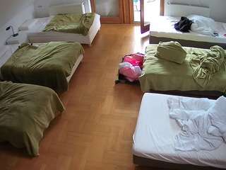 voyeurcam-julmodels-bed-6