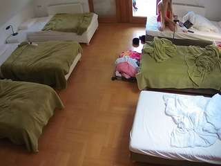 voyeurcam-julmodels-bed-6