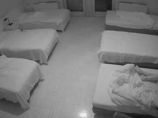 voyeurcam-julmodels-bed-6 Live Webcam on CamSoda
