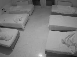 voyeurcam-julmodels-bed-6