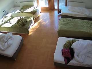 voyeurcam-julmodels-bed-6