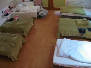 voyeurcam-julmodels-bed-6