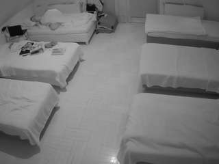 voyeurcam-julmodels-bed-6 Live Webcam on CamSoda