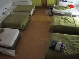 voyeurcam-julmodels-bed-6 chat, camsoda