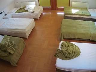 Discover voyeurcam-julmodels-bed-6 from CamSoda