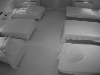voyeurcam-julmodels-bed-6 webcam model